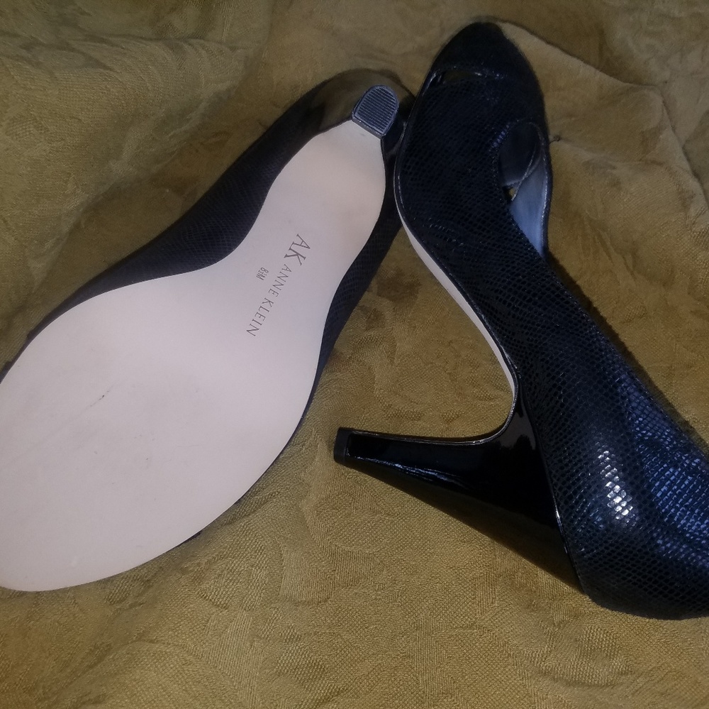 Ann Klein Peekaboo toe shoes